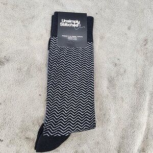 Unsimply Stitched Socks Mens Size 8-12 Black Crew *NWT*
